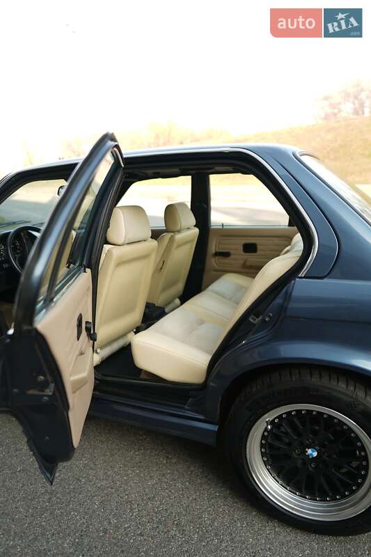 Седан BMW 3 Series 1985 в Киеве