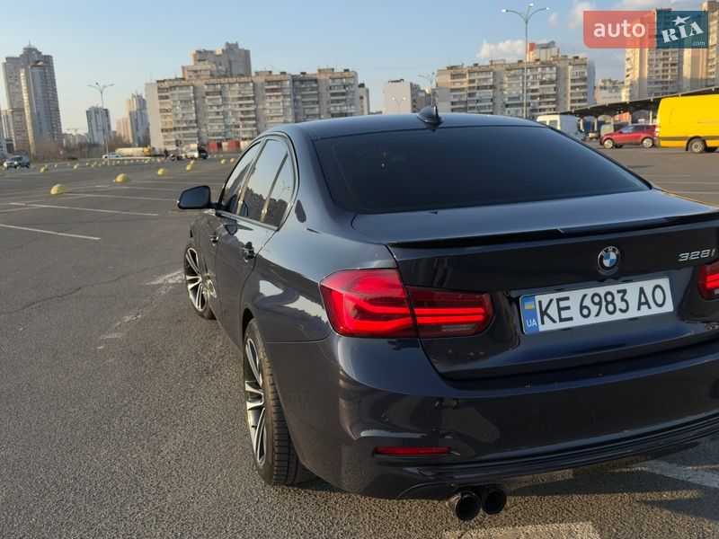 Седан BMW 3 Series 2015 в Киеве
