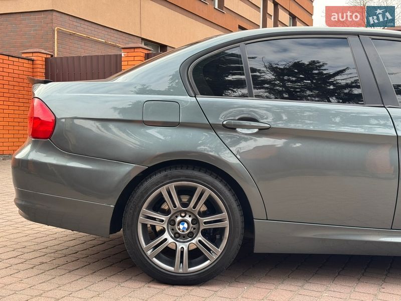 Седан BMW 3 Series 2009 в Хмельницком