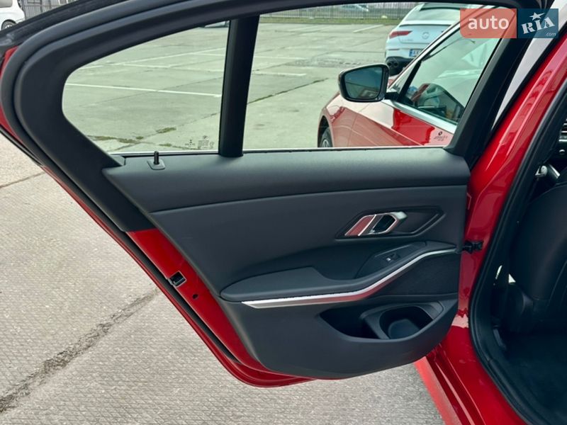 Седан BMW 3 Series 2022 в Киеве