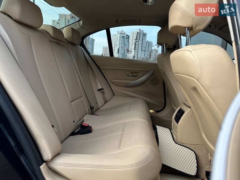 Седан BMW 3 Series 2016 в Киеве
