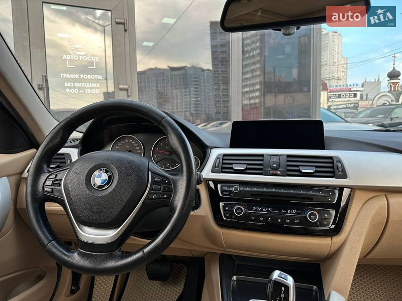 Седан BMW 3 Series 2016 в Киеве