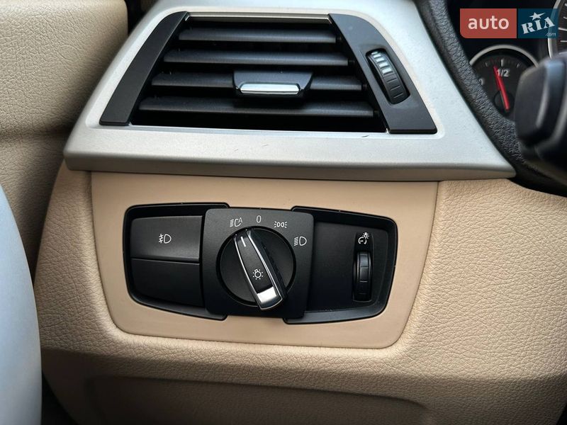 Седан BMW 3 Series 2016 в Киеве