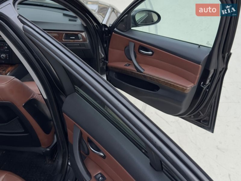 Седан BMW 3 Series 2007 в Киеве