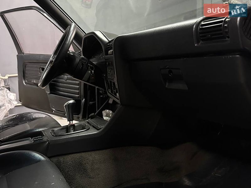 Купе BMW 3 Series 1985 в Николаеве фото 4 Купе BMW 3 Series 1985 в Николаеве
