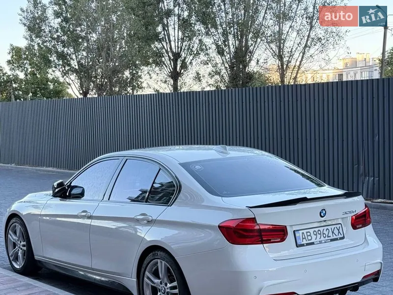 BMW 3 Series 2016 VIN WBA8E5C3XHK388861 фото оголошення 12 з 67