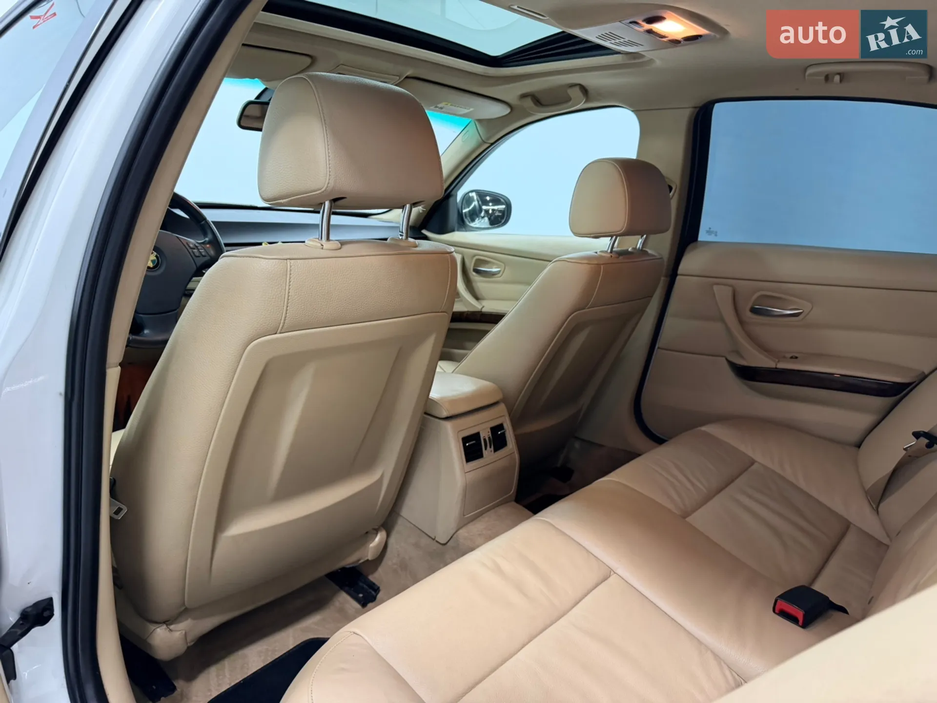 2010 BMW 3er - мініатюра 10