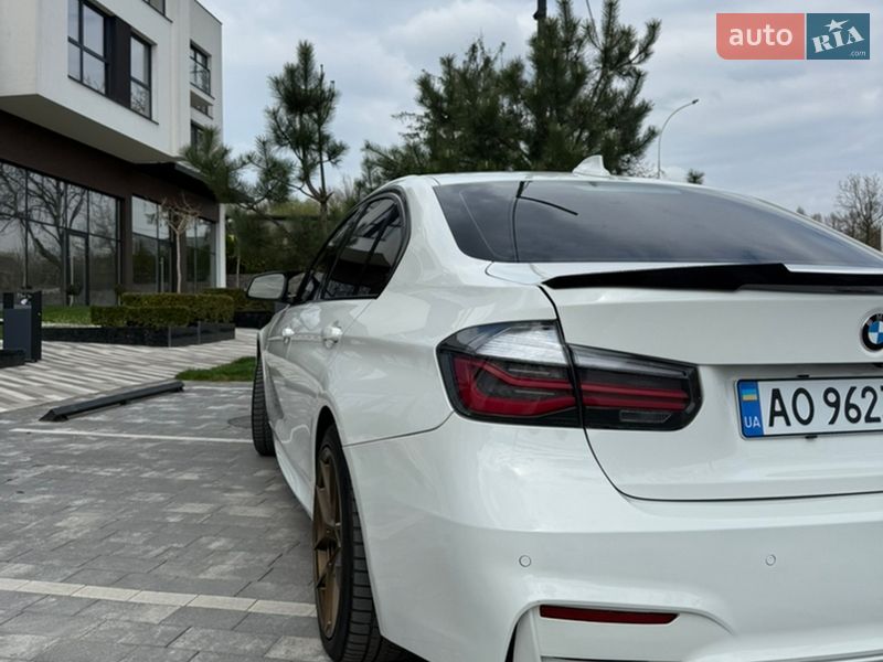 Седан BMW 3 Series 2017 в Ужгороді