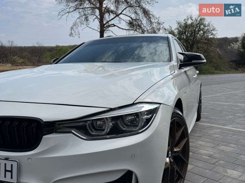 Седан BMW 3 Series 2017 в Ужгороді