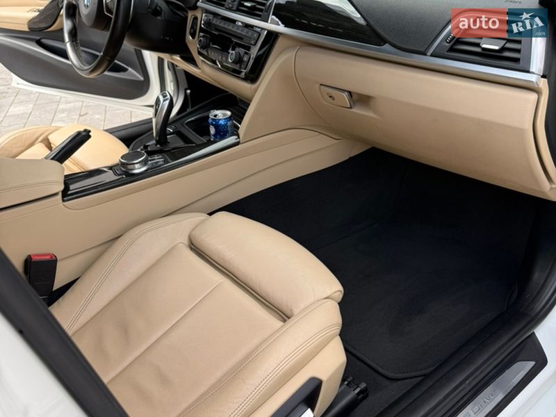 Седан BMW 3 Series 2017 в Ужгороді