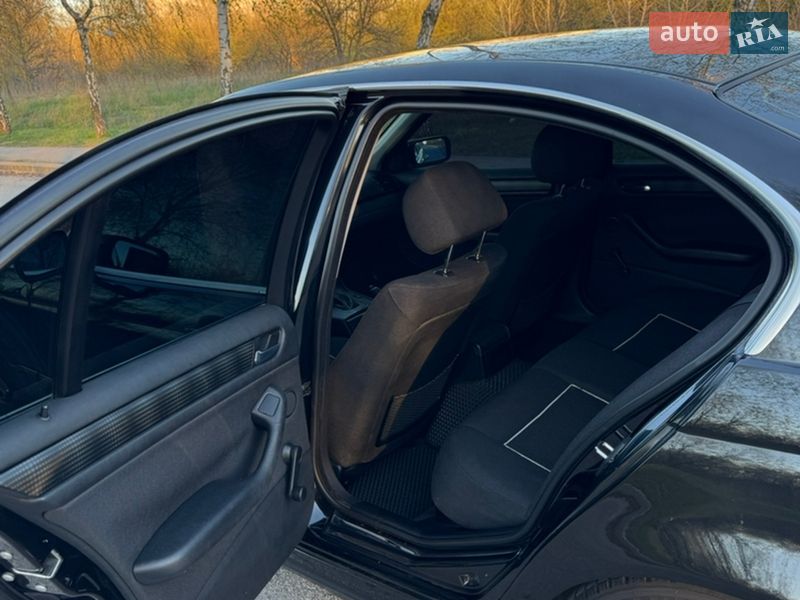 Седан BMW 3 Series 2003 в Запоріжжі
