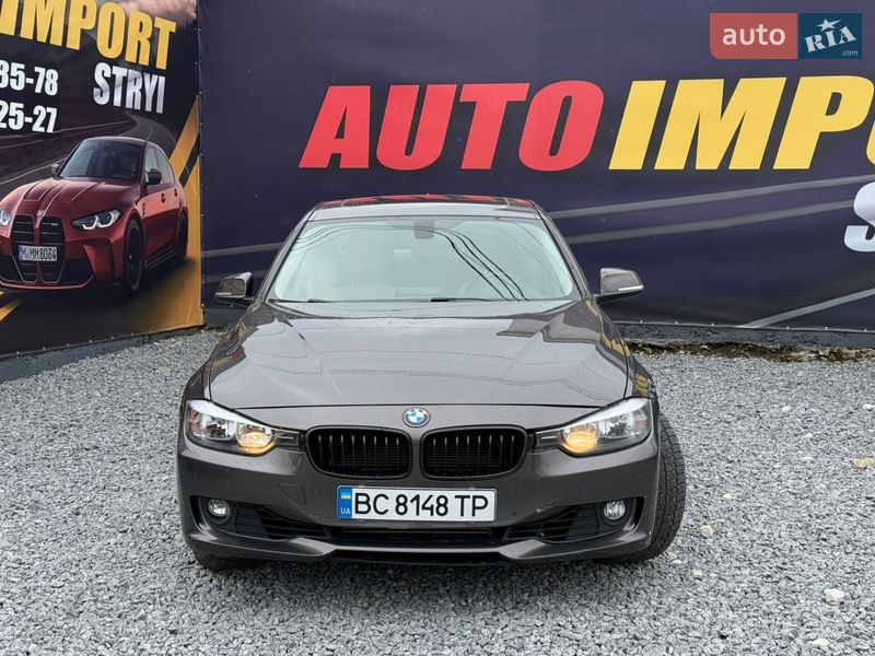 Седан BMW 3 Series 2013 в Стрию