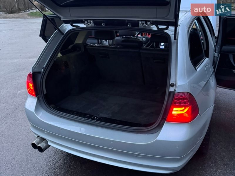 Универсал BMW 3 Series 2010 в Дрогобыче