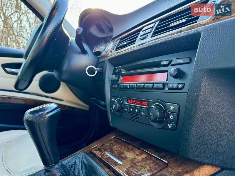 Седан BMW 3 Series 2005 в Києві