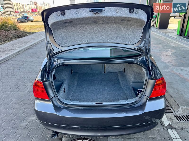 Седан BMW 3 Series 2005 в Києві