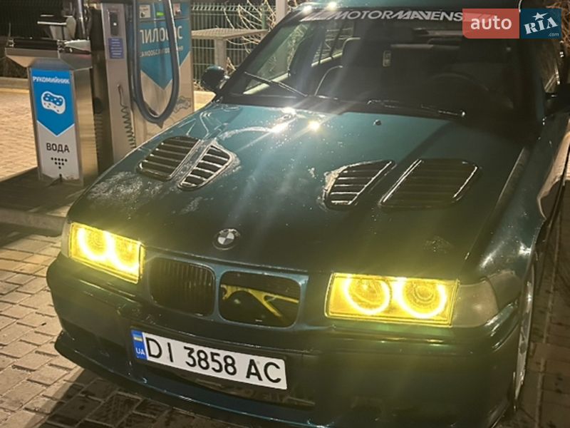 Седан BMW 3 Series 1995 в Днепре