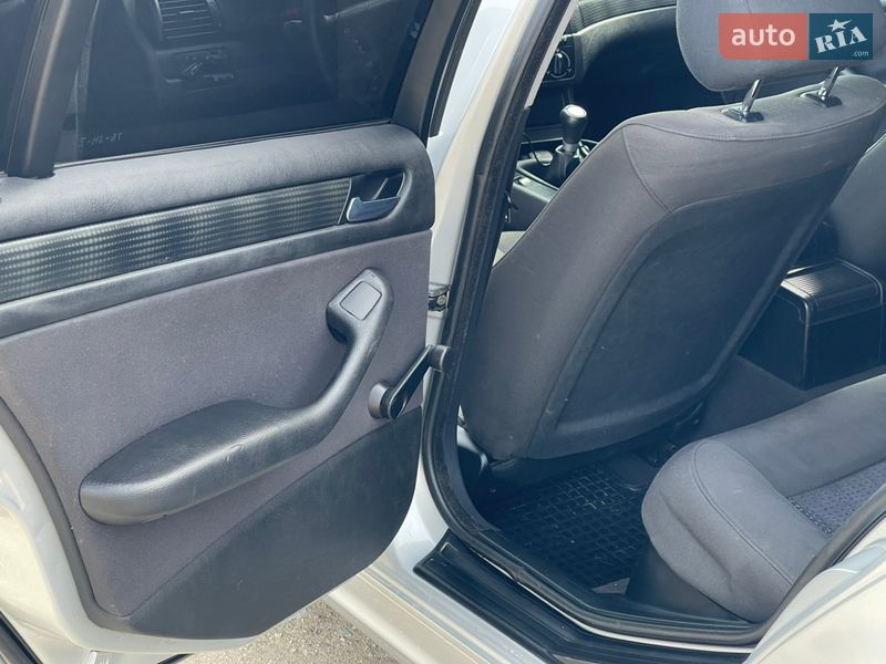 Универсал BMW 3 Series 2002 в Гусятине