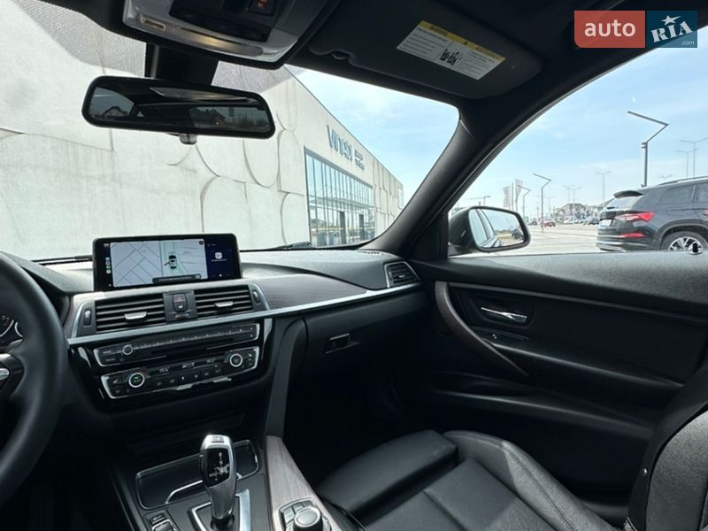 Седан BMW 3 Series 2015 в Луцке