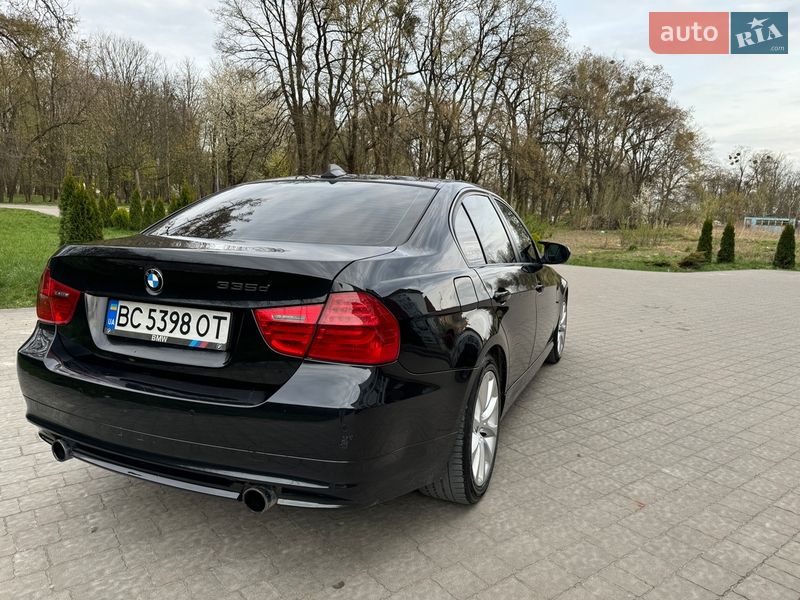Седан BMW 3 Series 2009 в Львове