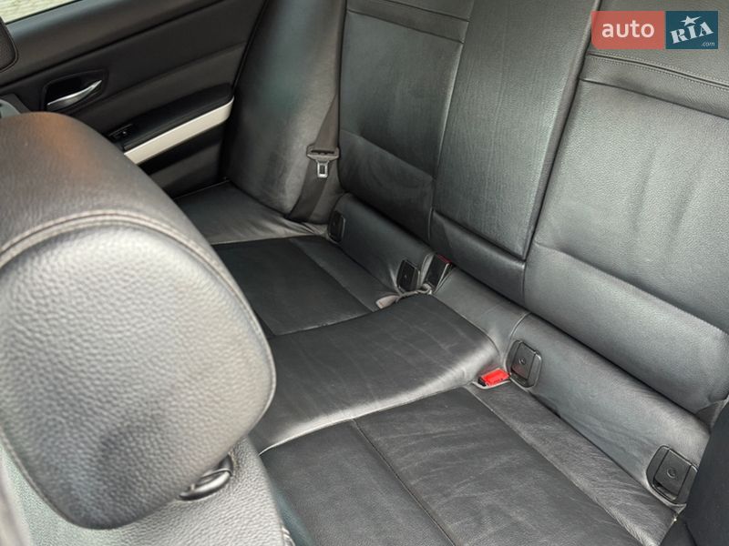 Седан BMW 3 Series 2009 в Львове