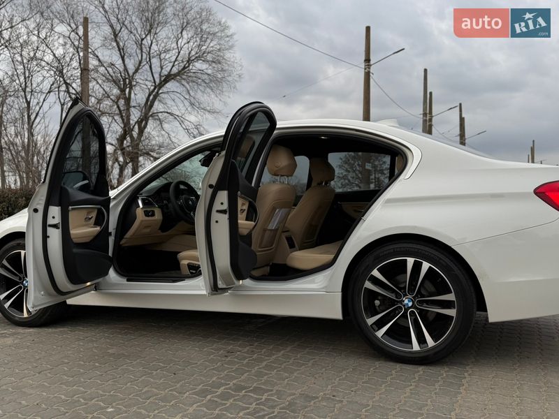 Седан BMW 3 Series 2017 в Одессе