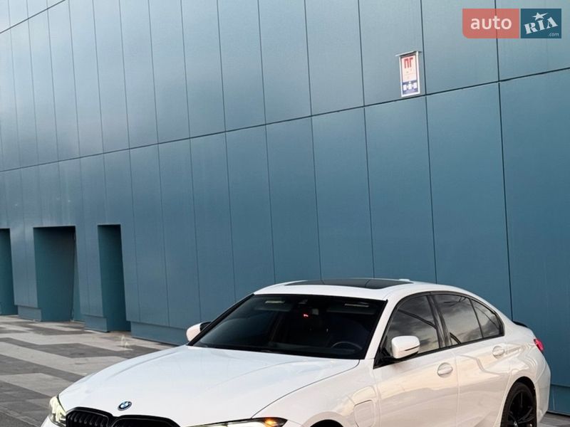 Седан BMW 3 Series 2023 в Киеве