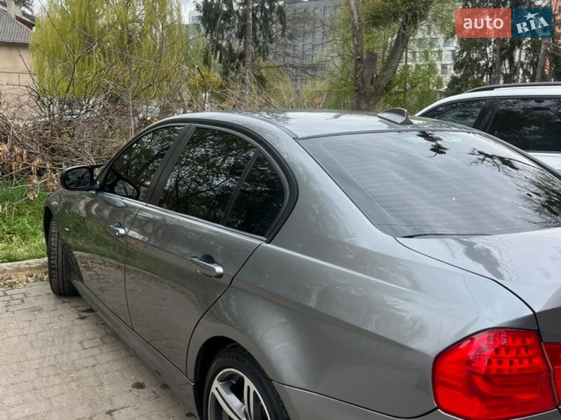 Седан BMW 3 Series 2011 в Львові