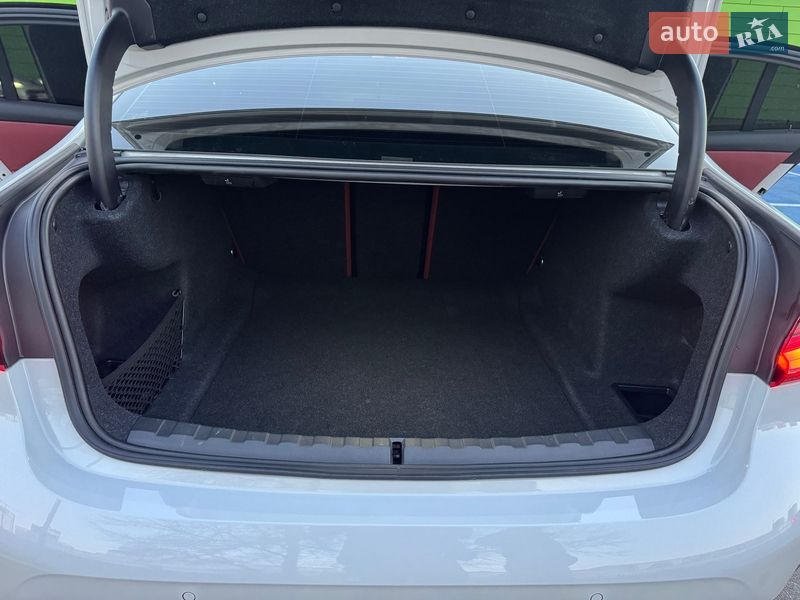 Седан BMW 3 Series 2025 в Киеве фото 25 Седан BMW 3 Series 2025 в Киеве