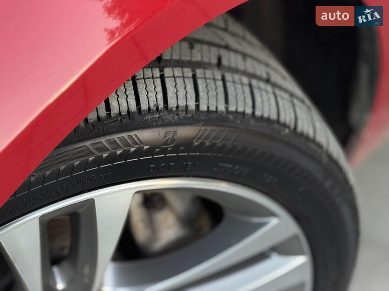 Седан BMW 3 Series 2013 в Львові