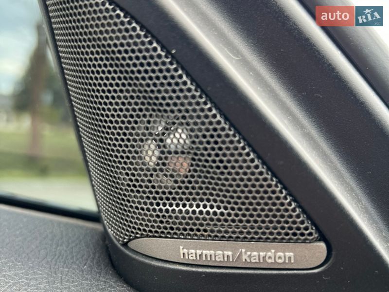 Седан BMW 3 Series 2015 в Яворове