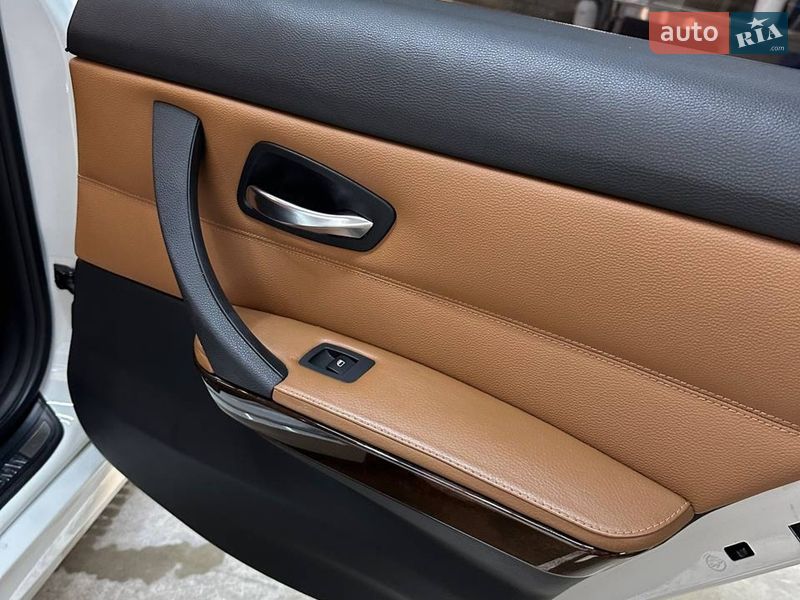 Седан BMW 3 Series 2011 в Черкасах