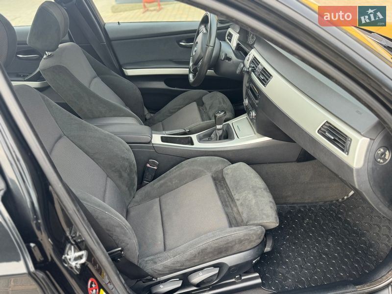 Седан BMW 3 Series 2006 в Самборе