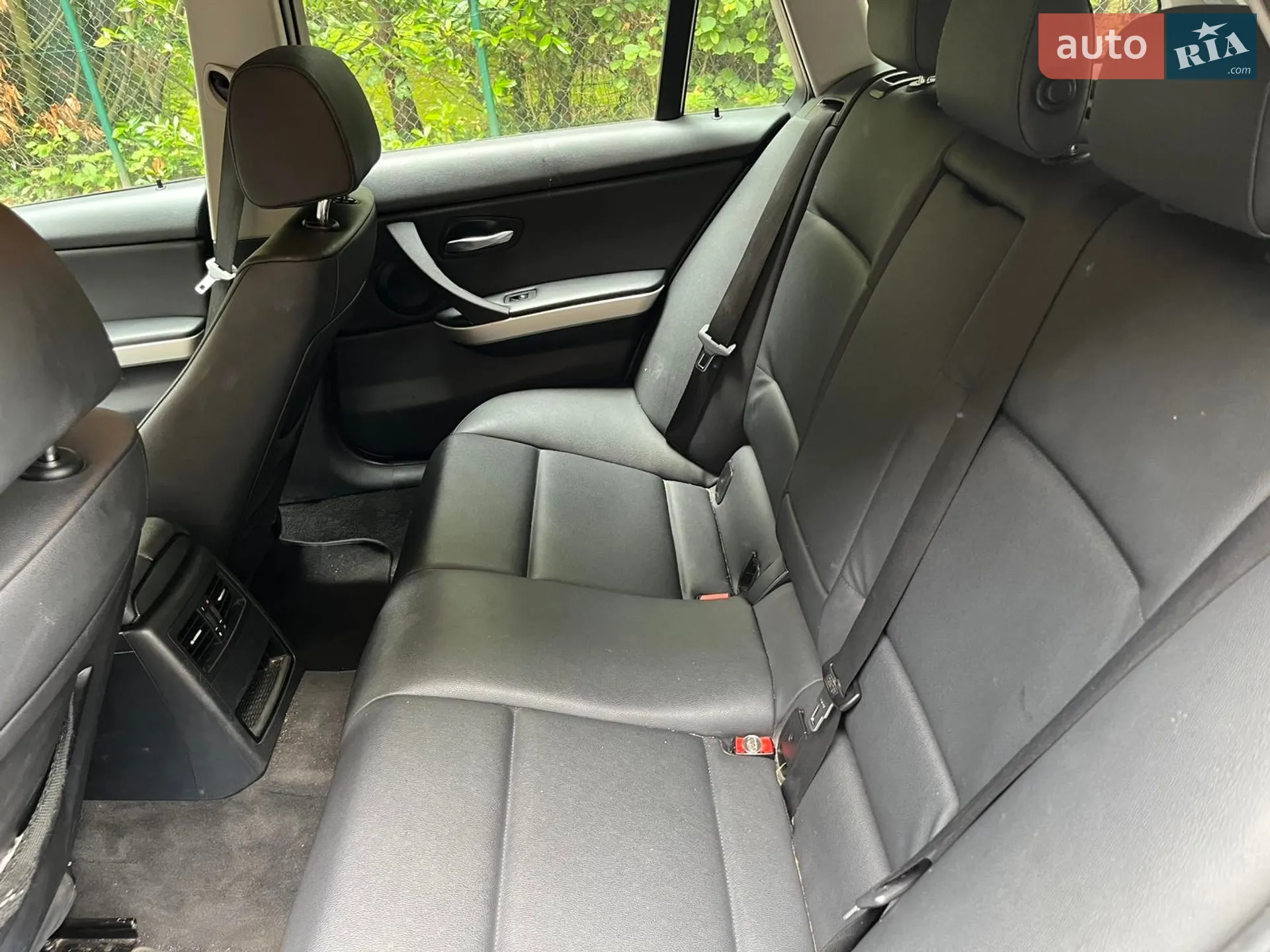 2010 BMW 3er - мініатюра 11