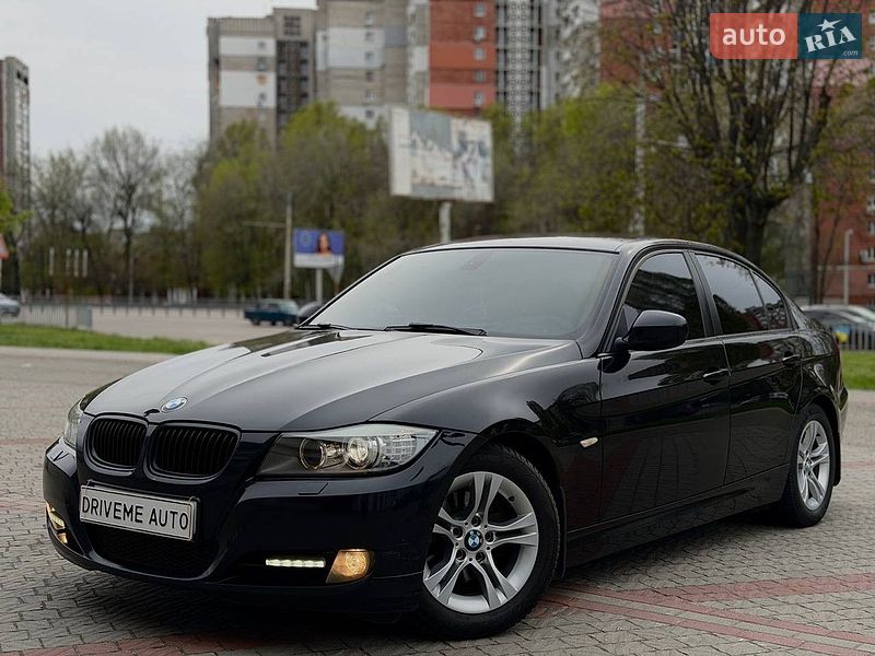 BMW 3 Series 2011