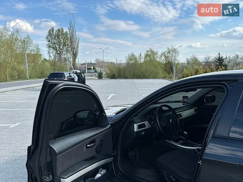 BMW 3 Series 2011 VIN WBAUT31020F063913 фото оголошення 17 з 63