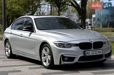 Седан BMW 3 Series 2016 в Дніпрі