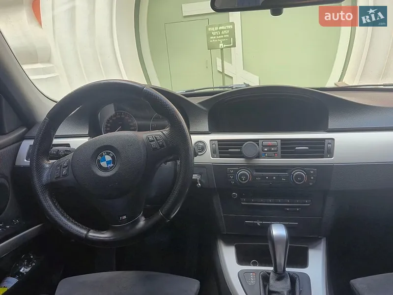 BMW 3 Series 2011 VIN WBAUY11050F040406 фото оголошення 8 з 50