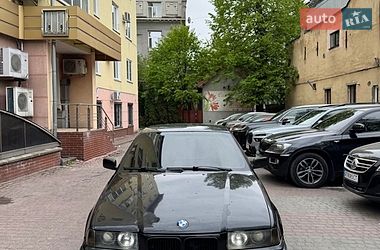 Седан BMW 3 Series 1992 в Ивано-Франковске