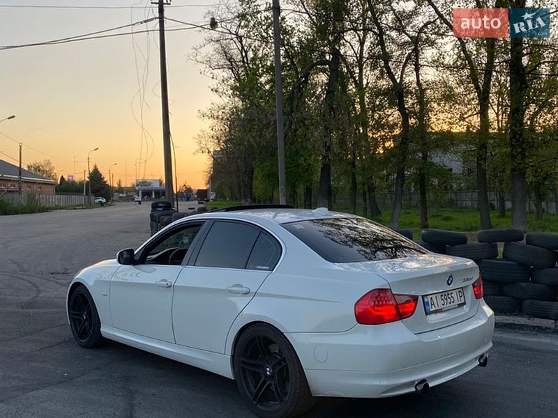 BMW 3 Series 2011