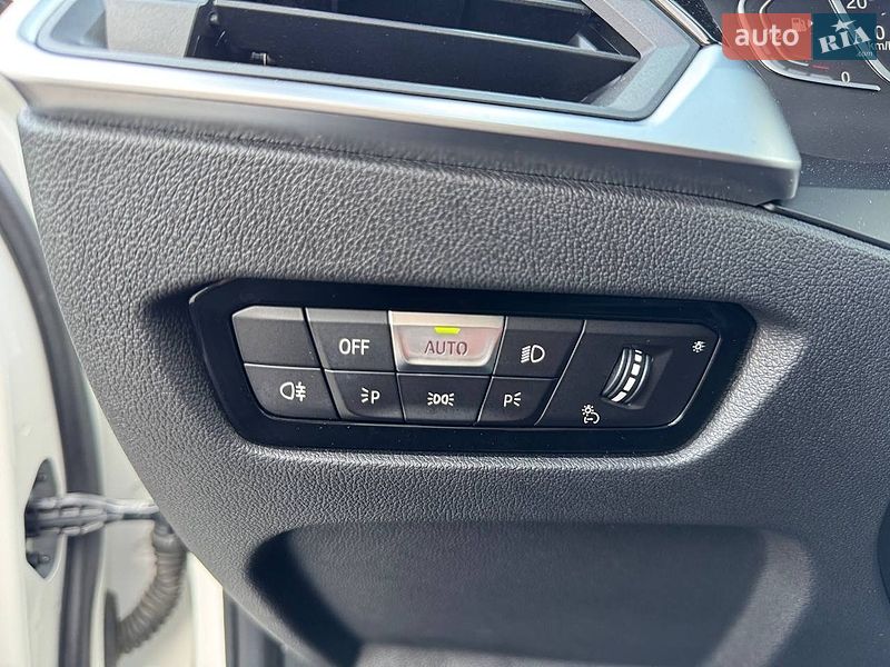 Седан BMW 3 Series 2021 в Киеве