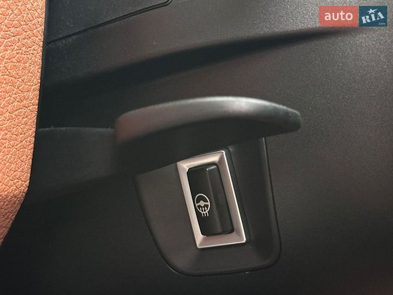 Седан BMW 3 Series 2016 в Киеве