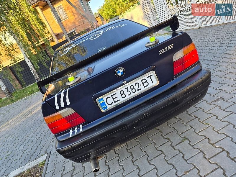 Седан BMW 3 Series 1994 в Черновцах