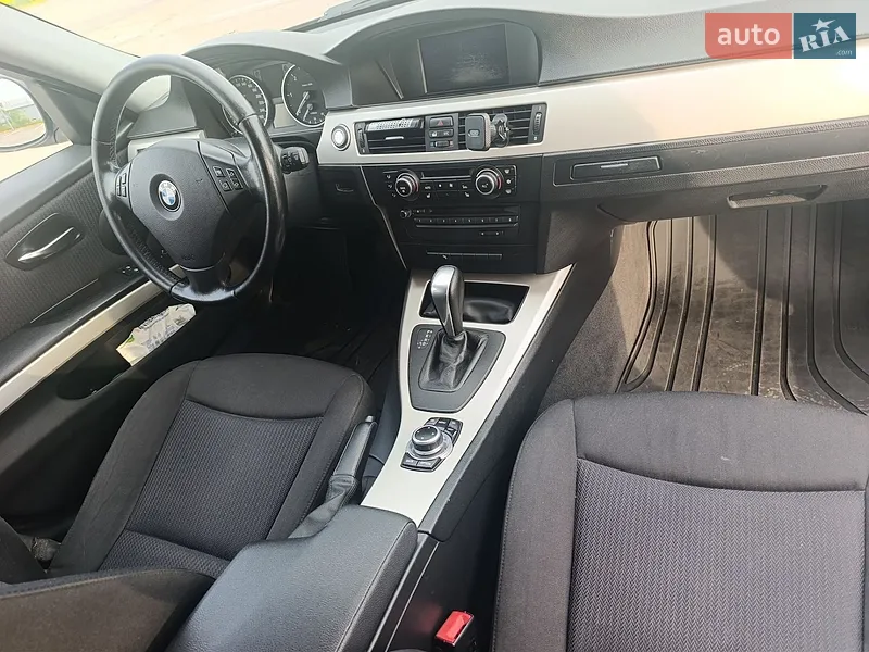 BMW 3 Series 2011 VIN WBAUT31060A864986 фото оголошення 12 з 45
