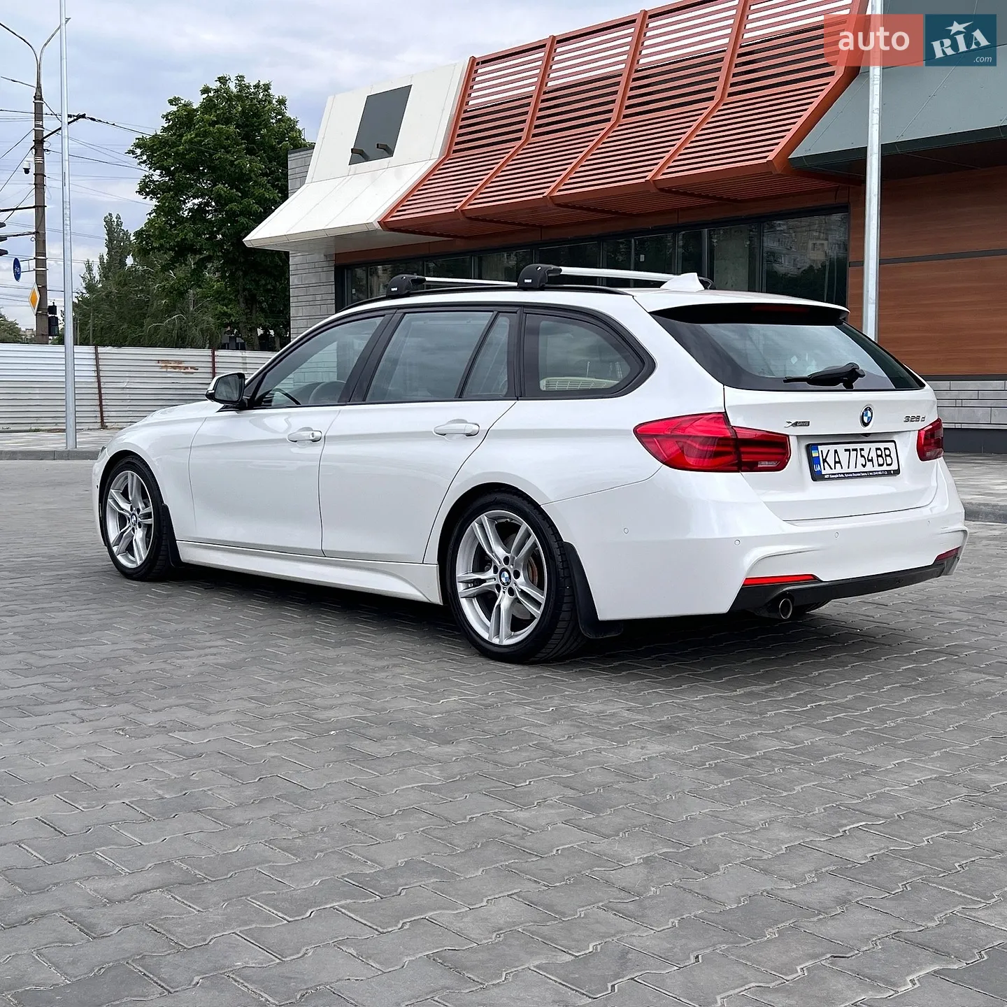 BMW 3 Series 2016 VIN WBA8J1C59GK710989 фото оголошення 27 з 33