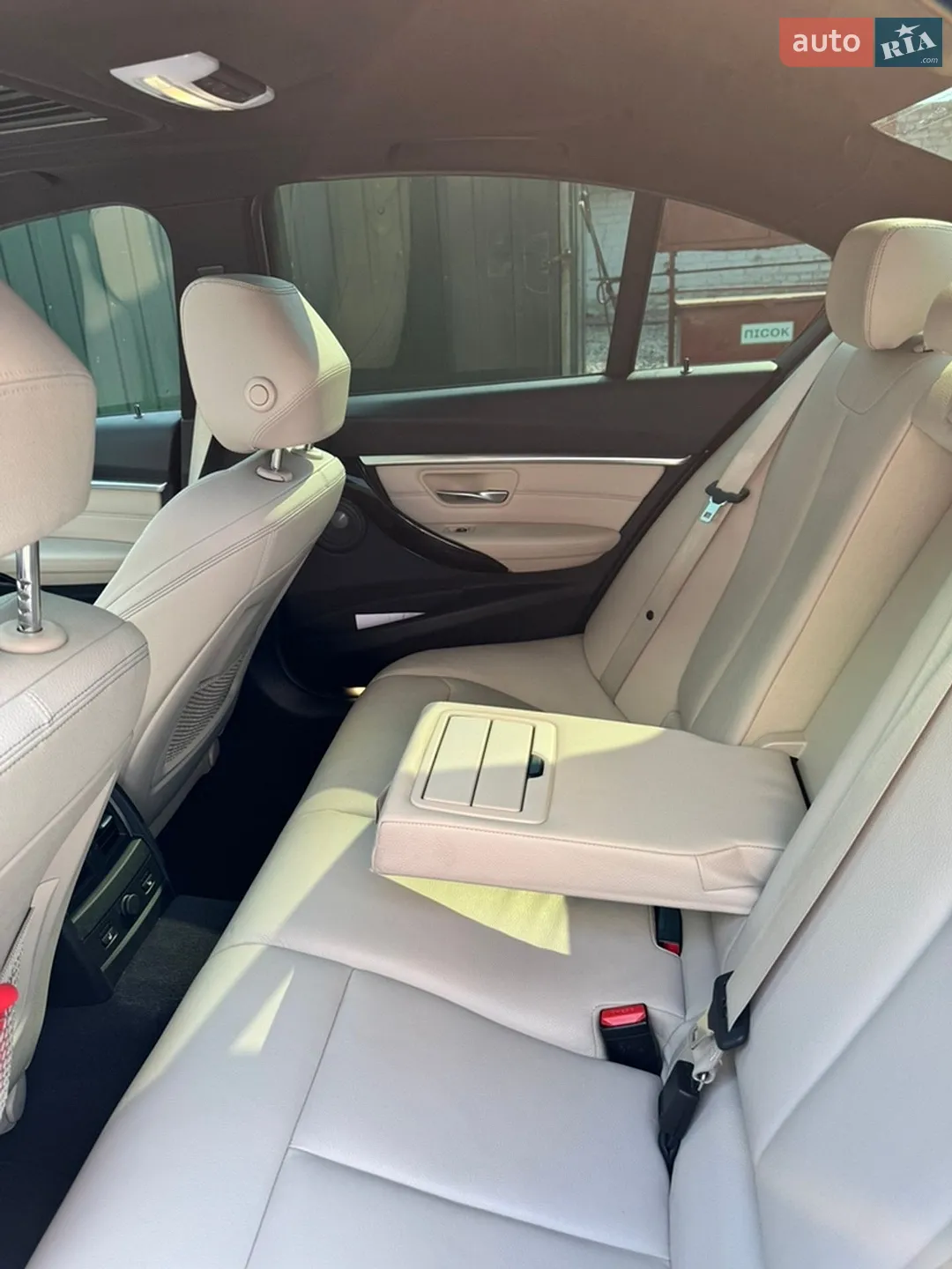 BMW 3 Series 2017 VIN WBA8B7G33HNU37816 фото оголошення 28 з 34