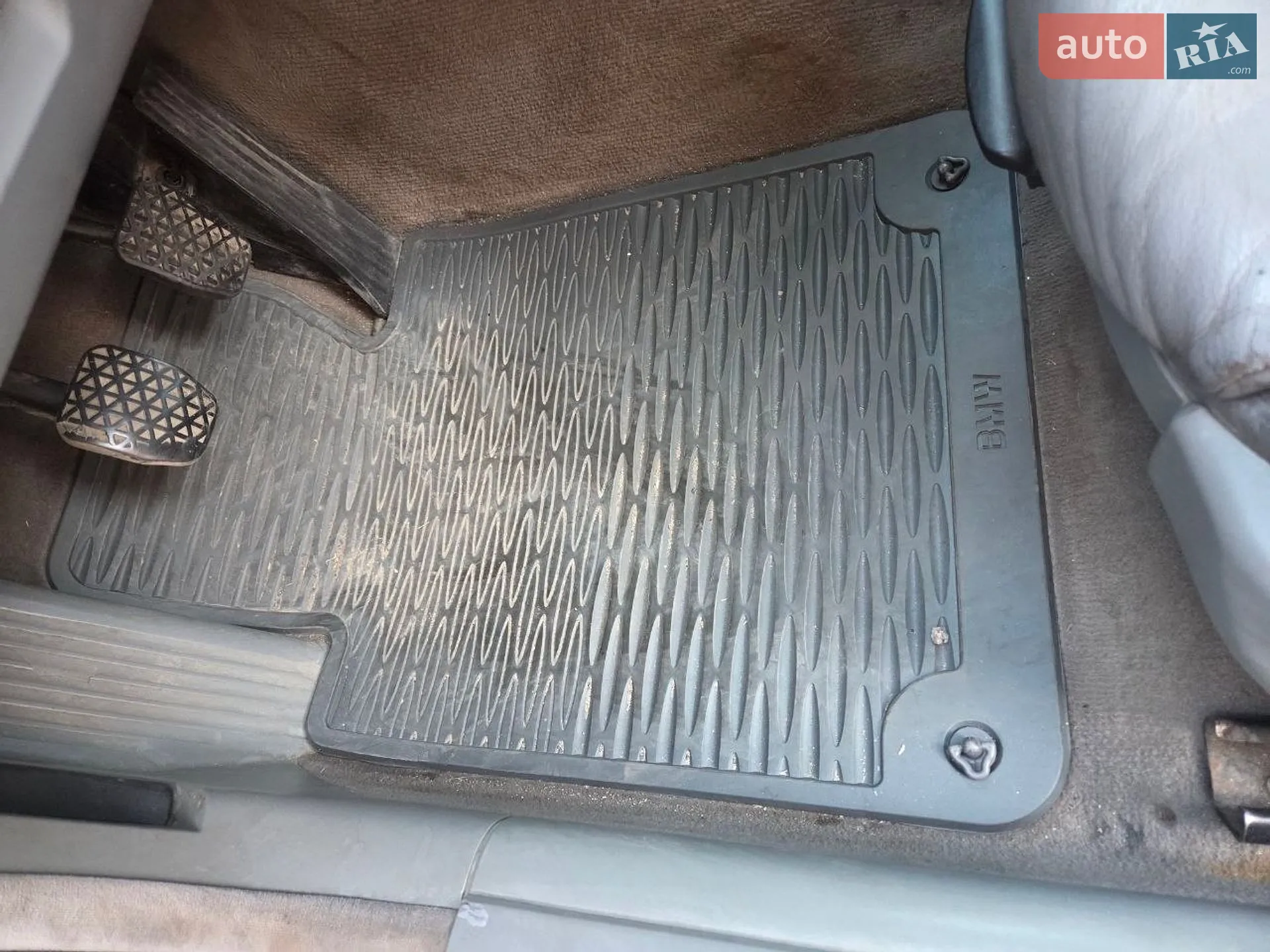 BMW 3 Series 2003 VIN WBABV91040PJ84828 фото оголошення 7 з 14