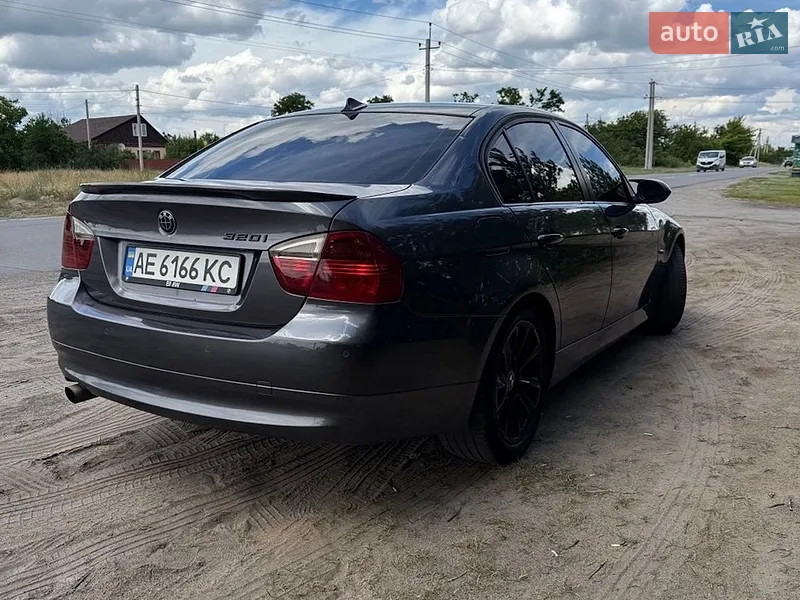 BMW 3 Series 2005 VIN WBAVA71070KP93762 фото оголошення 4 з 48