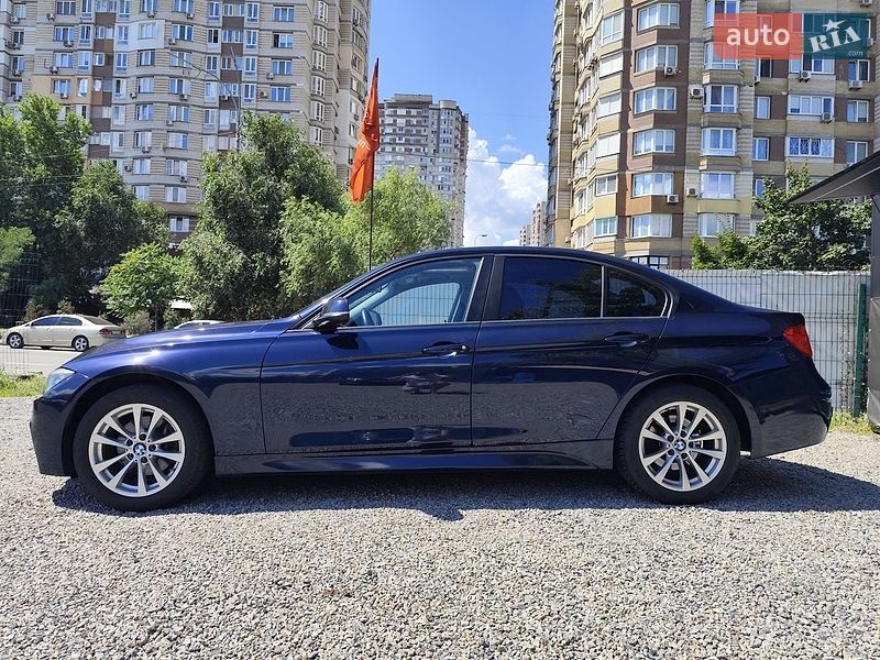 Седан BMW 3 Series 2017 в Киеве
