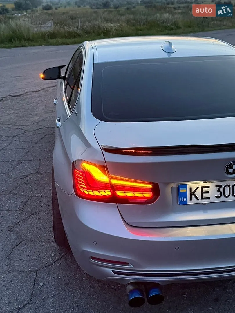 BMW 3 Series 2017 VIN WBA8E1C39HA029452 фото оголошення 3 з 9