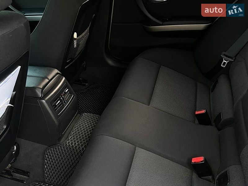 Седан BMW 3 Series 2006 в Калиновке